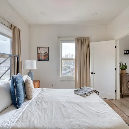 Stay Portland - Mt Tabor Retreat - Local Eateries - Shops - Bars